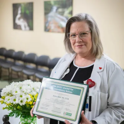 AdventHealth Hendersonville Celebrates Newest DAISY Award Winner
