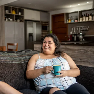 friends drinking coffee 