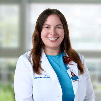 Lindsey Mack Headshot