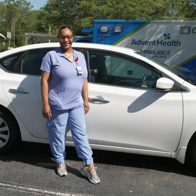 Nurse helps colleague by donating her car