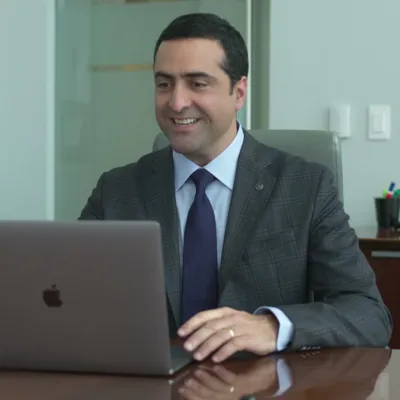 Dr. Gustavo Bello, cirujano bariátrico