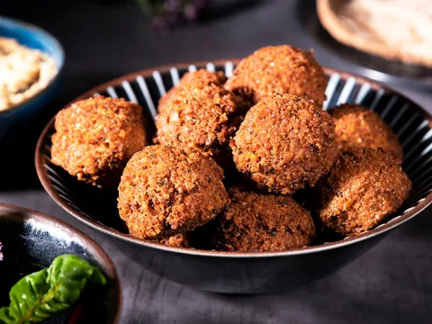 Homemade Garlicky Falafel