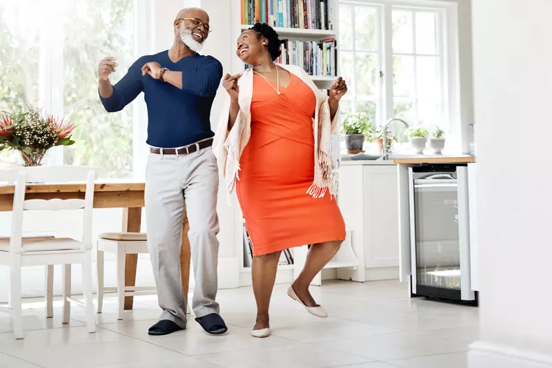 A couple dances together thanks to healthy joints.