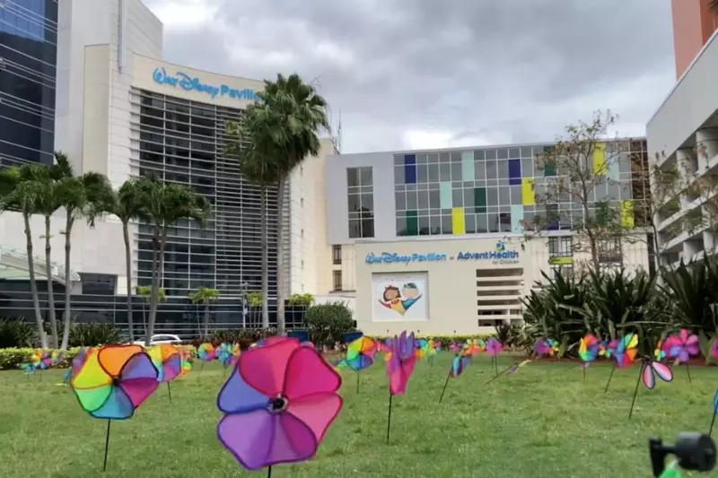 Hundreds of pinwheels adorn AdventHealth – honoring Central Floridians who passed and saved lives through organ donation in 2021  