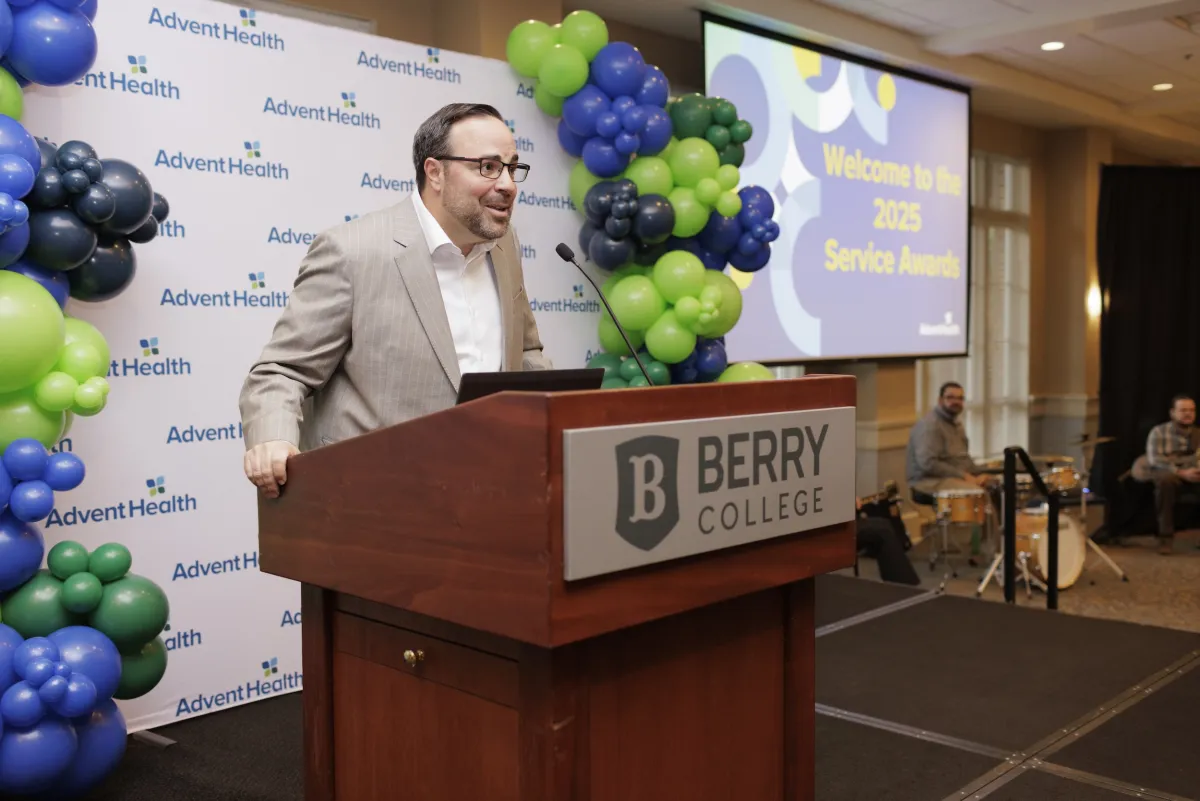 Isaac Sendros, president and CEO of AdventHealth Georgia and AdventHealth Redmond, welcomes team members to their annual Milestone Service Awards.