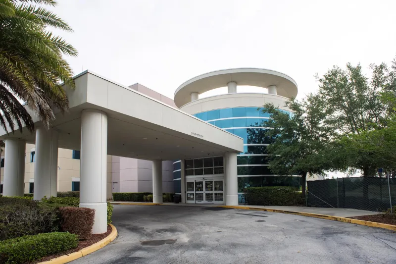 Apopka Medical Plaza Entrance