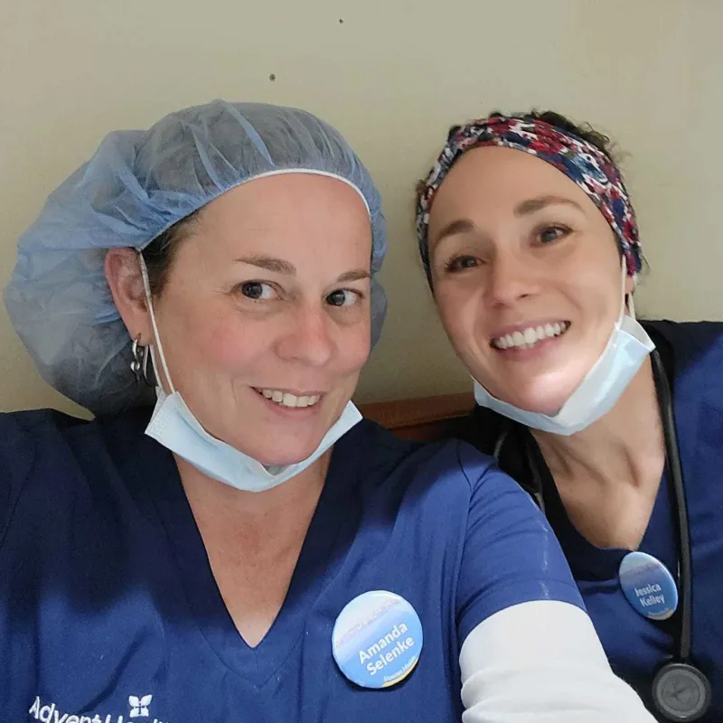 global-missions-peru-two-women-volunteers-800x800